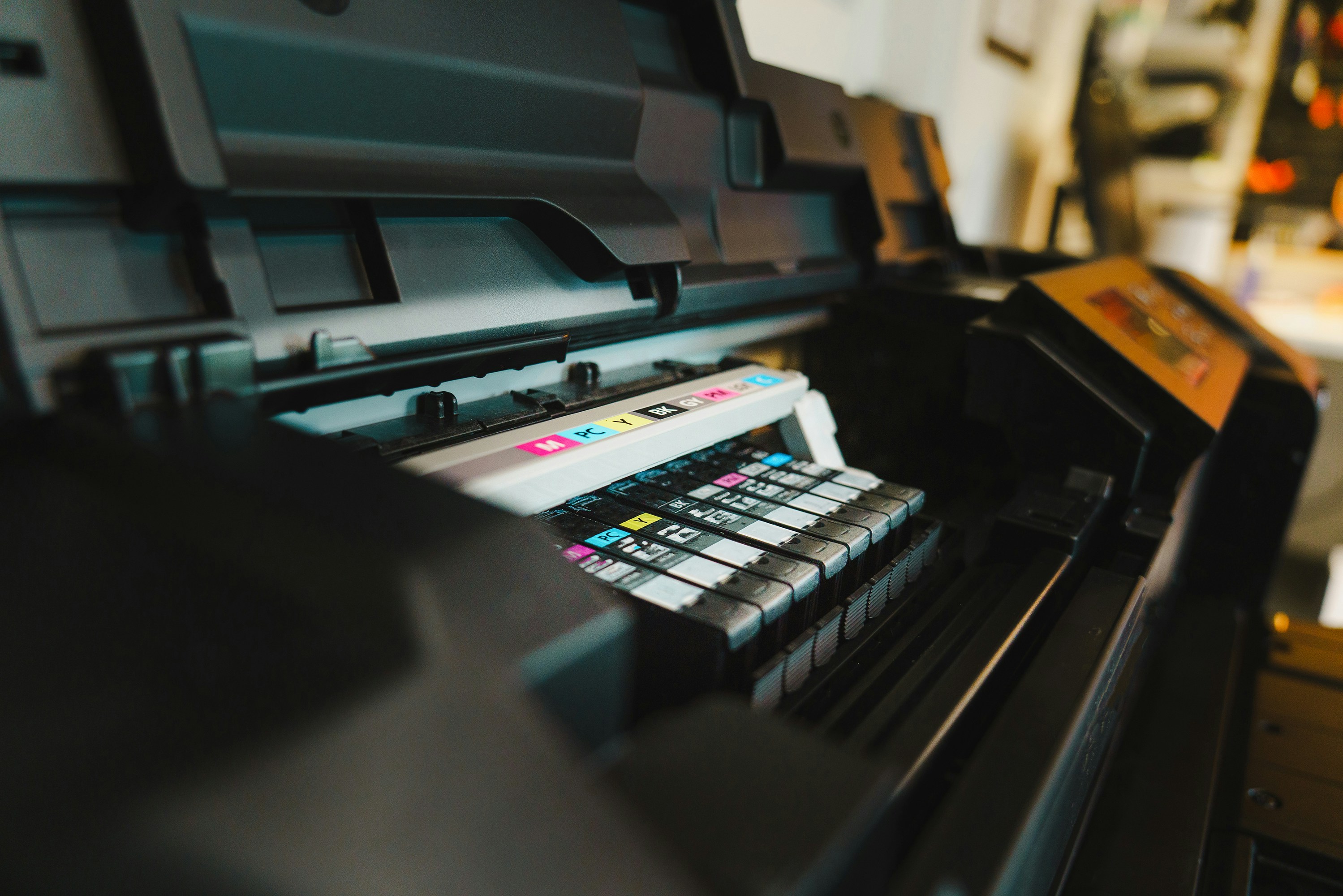 Offset vs. Digital Printing in 2025: Which Is Right for Your Project?